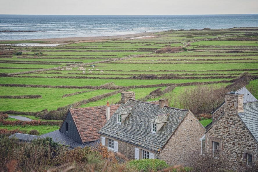 Longer la côte du Cotentin à vélo