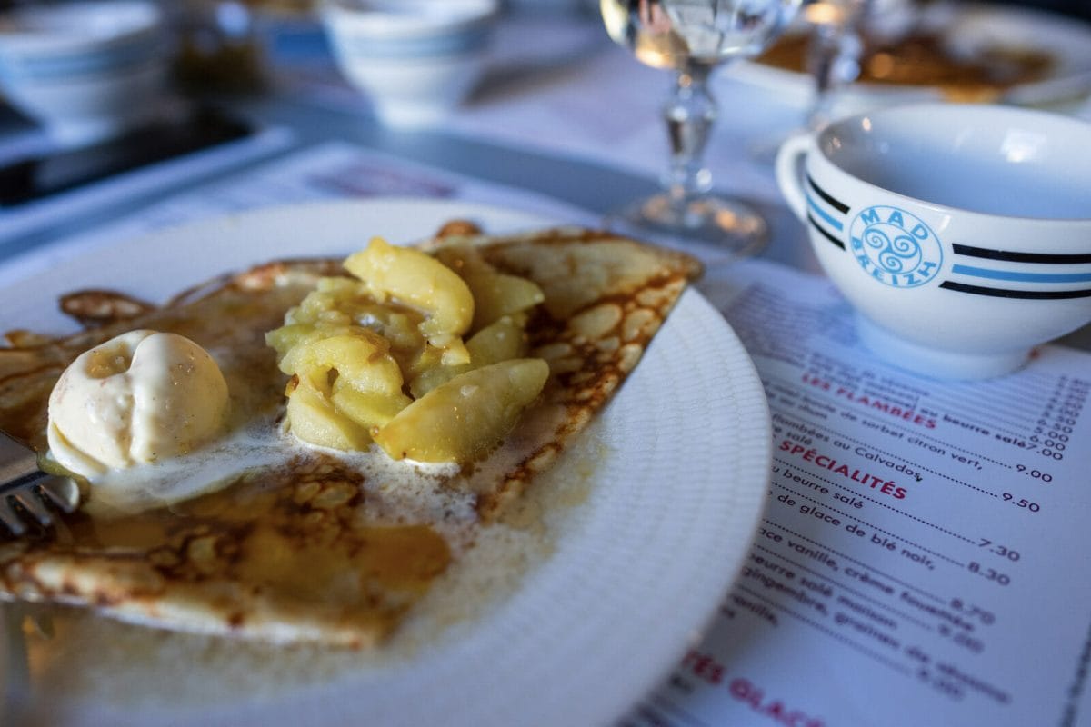 crête bretonne dans une crêperie typique du Golfe du Morbihan