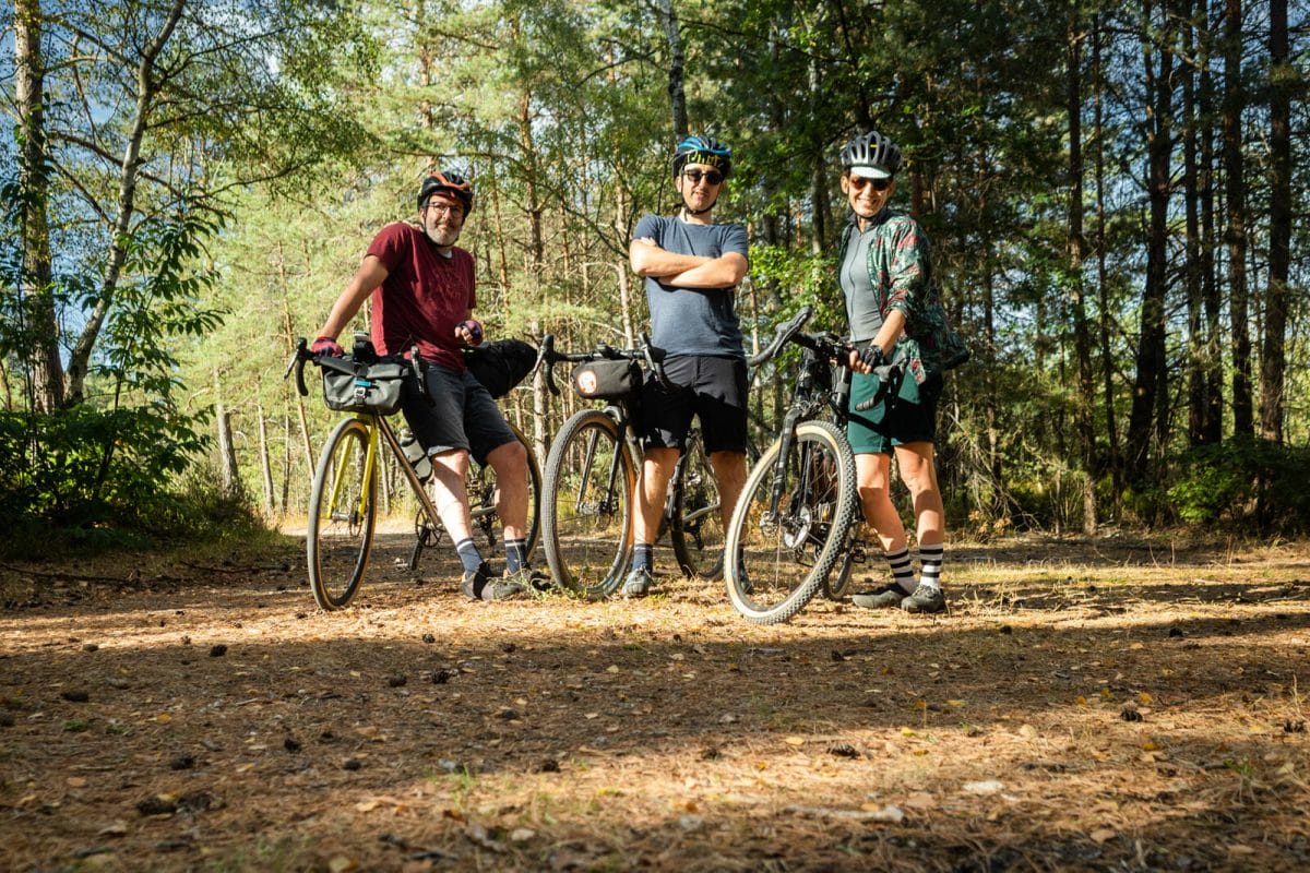 sourire groupe cyclistes
