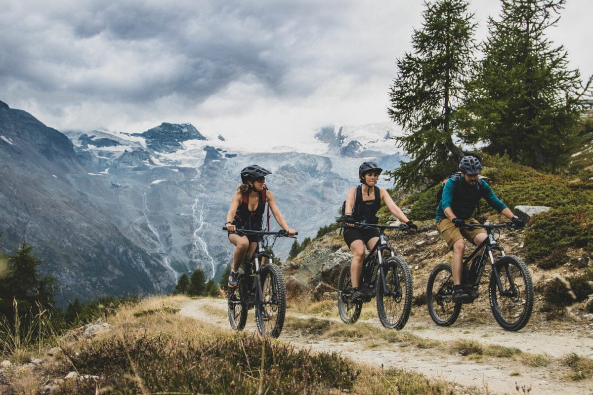 cyclistes qui discutent